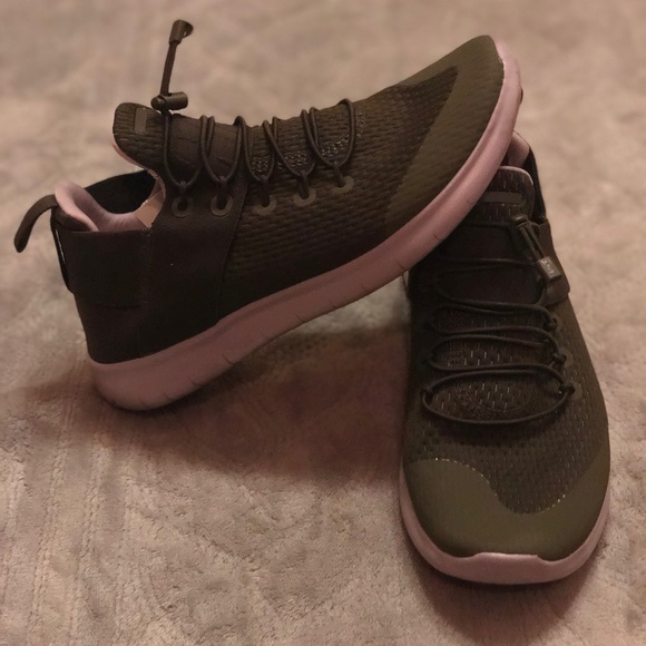 nike free olive green